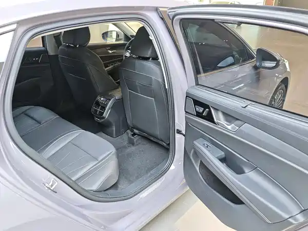 Volkswagen Passat 2025