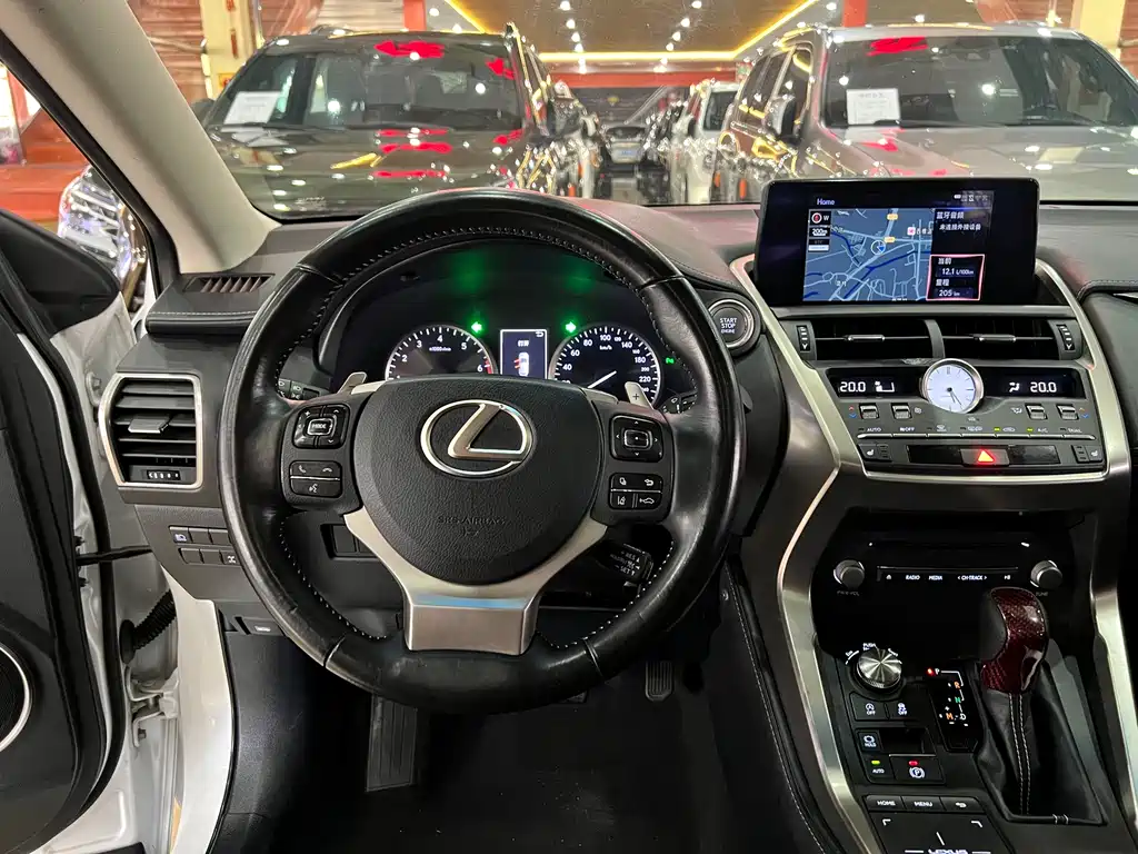 Lexus NX 2018 — фото 9