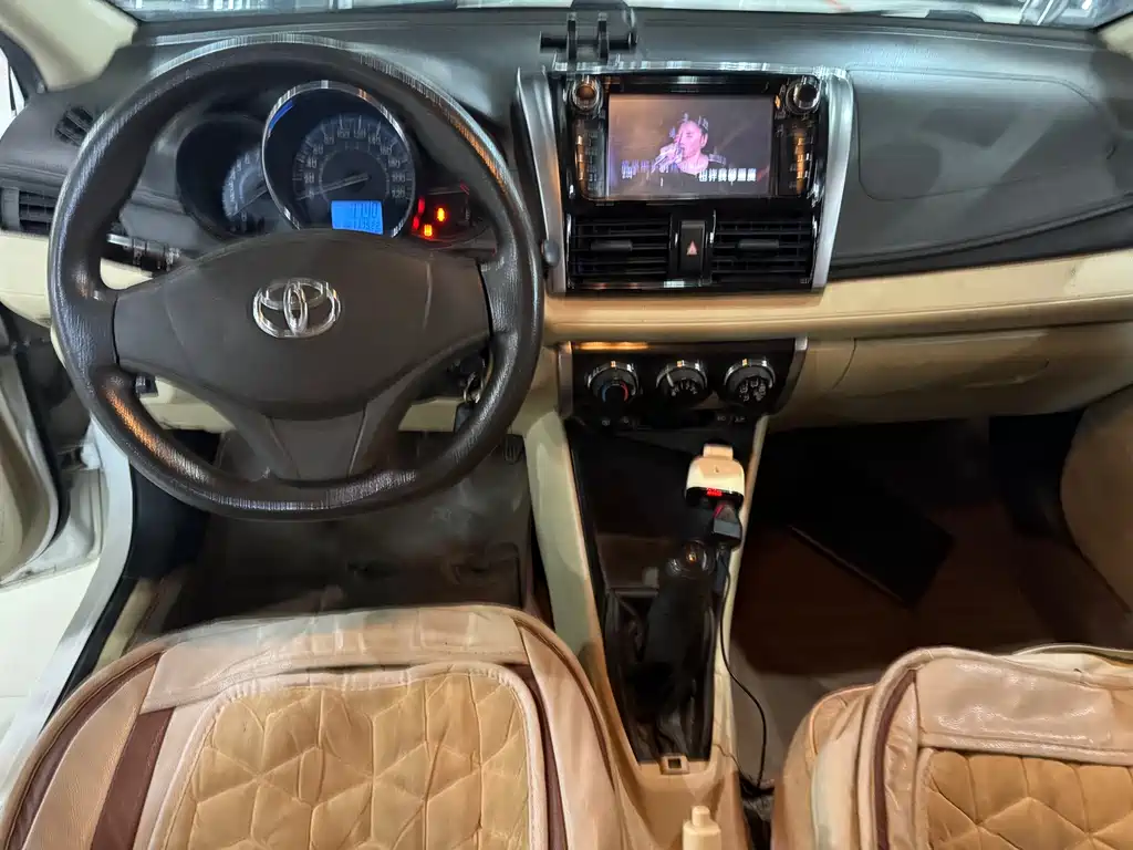 Toyota Vios 2015 — фото 6