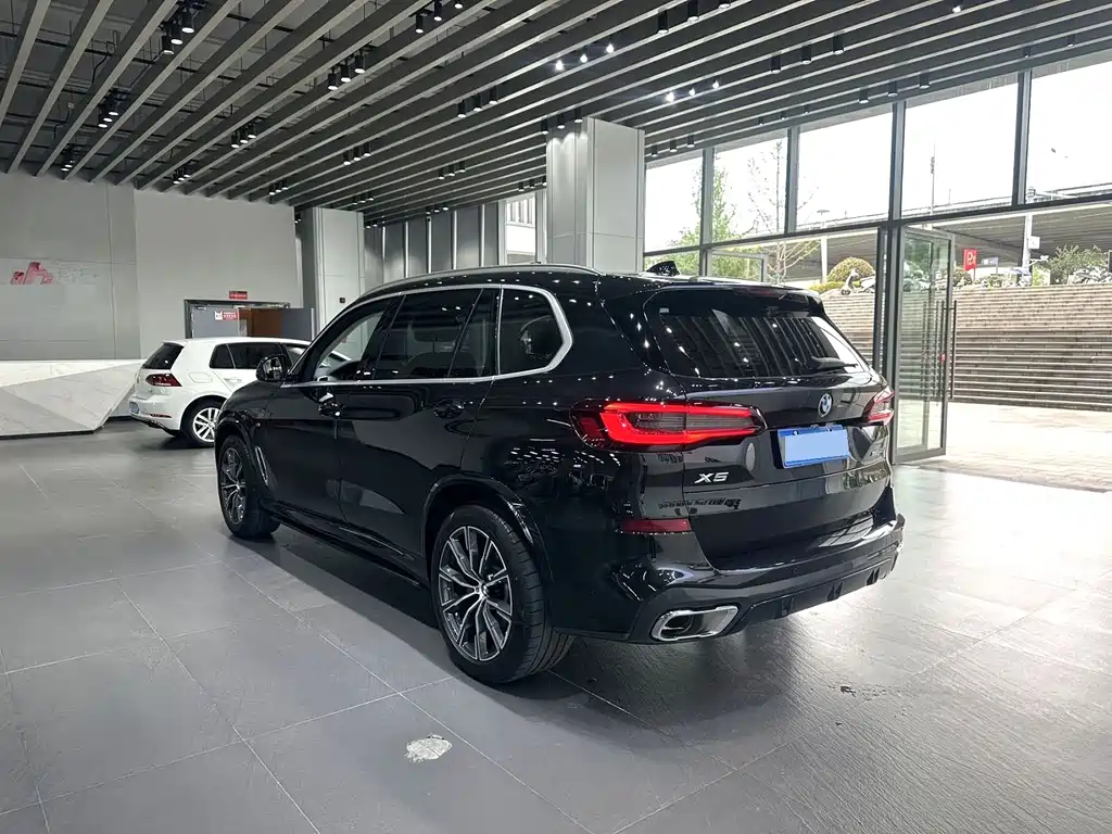 BMW X5 2023 — фото 8