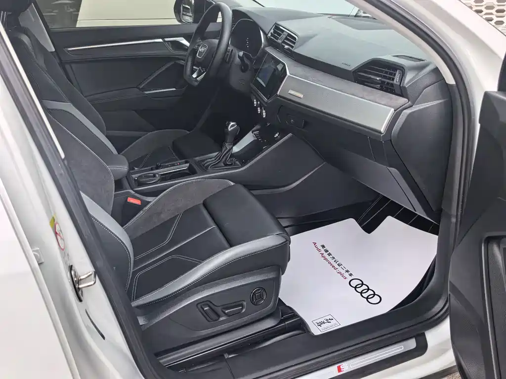 Audi Q3 Sportback 2022 — фото 16