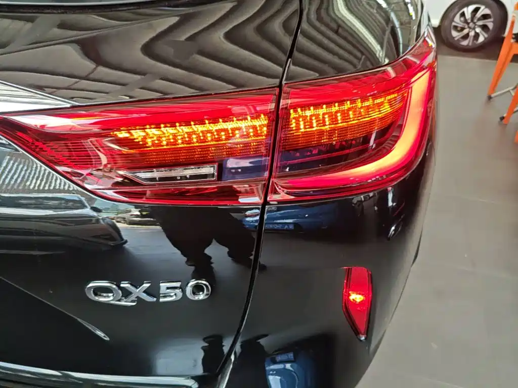 Infiniti QX50 2019 — фото 8