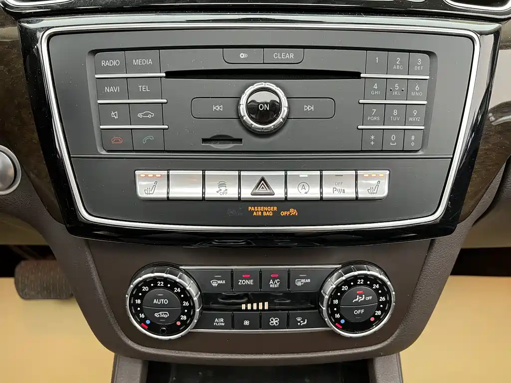 Mercedes-Benz GLS 2018 — фото 25