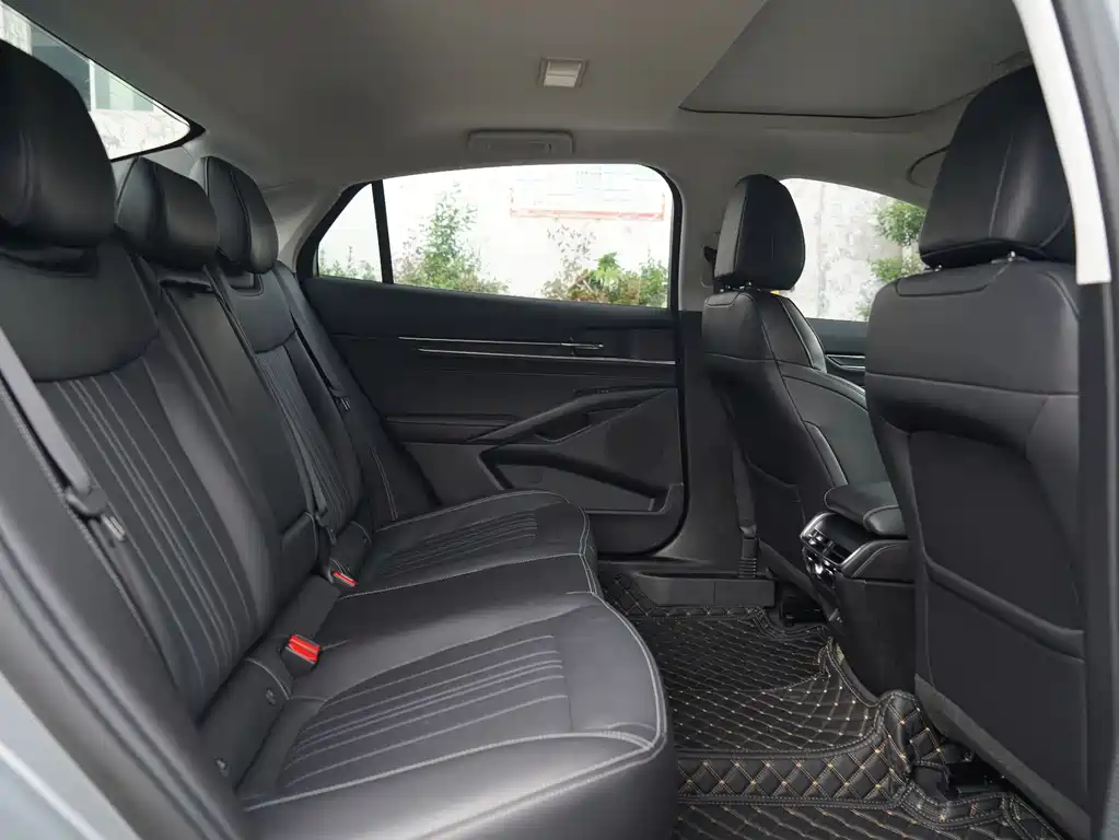 Ford Mondeo 2025 — фото 15