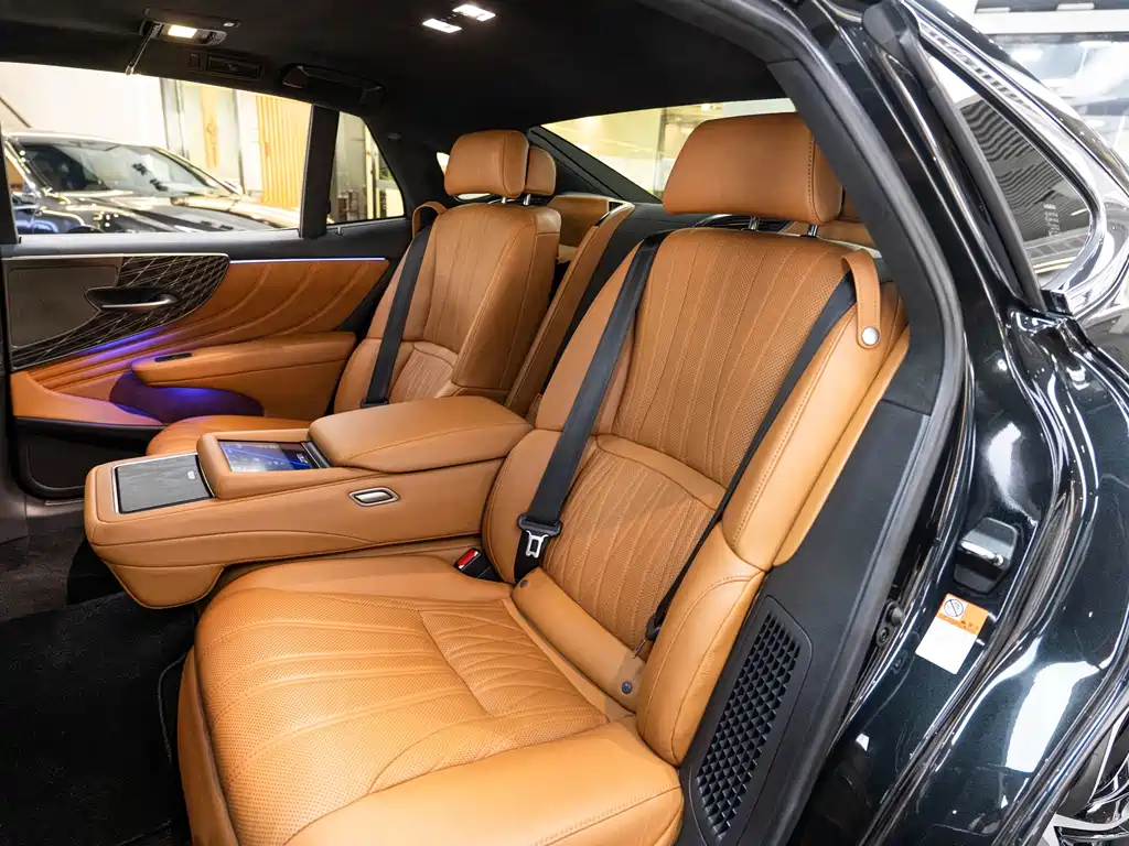 Lexus LS 2021 — фото 12