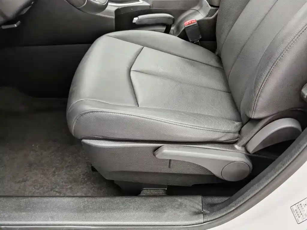 Dongfeng Fengshen AX7 2015 — фото 20