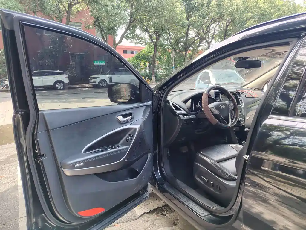 Hyundai Santa Fe 2013