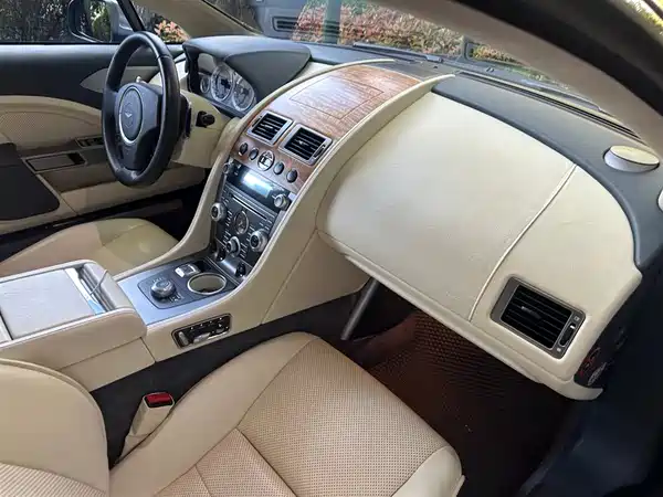 Aston Martin Rapide 2011