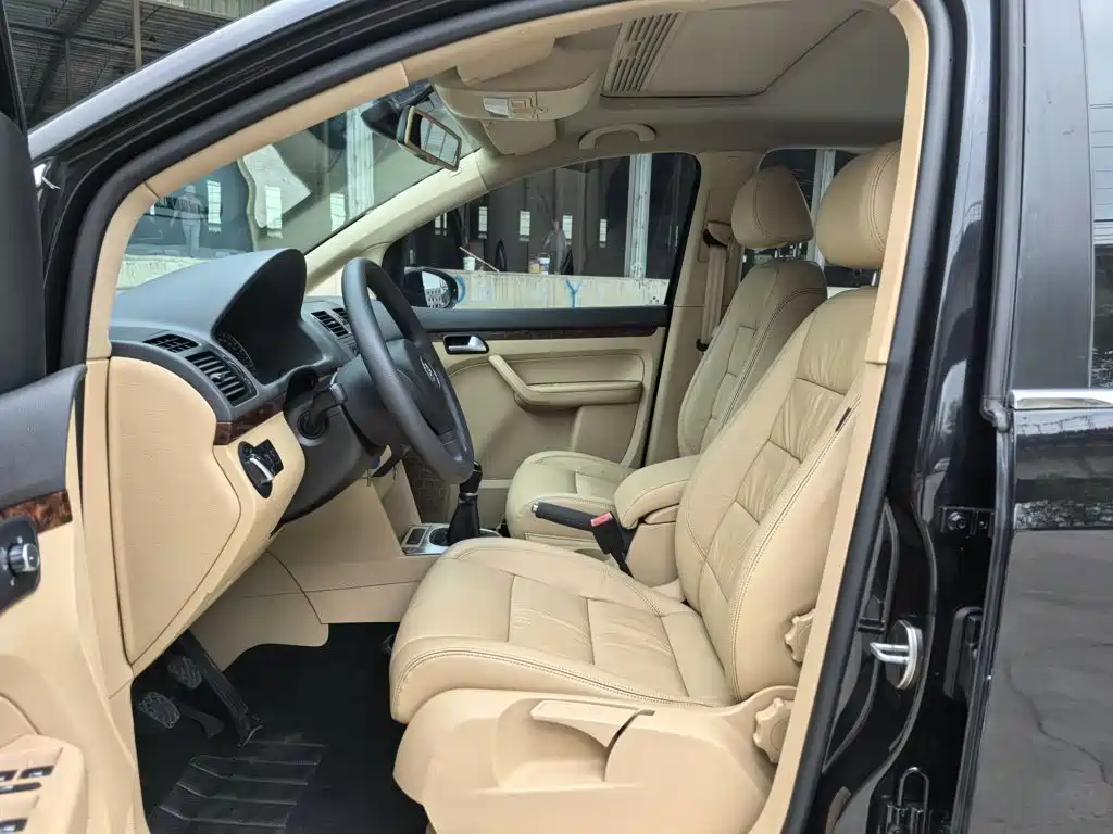 Volkswagen Touran 2015 — фото 12