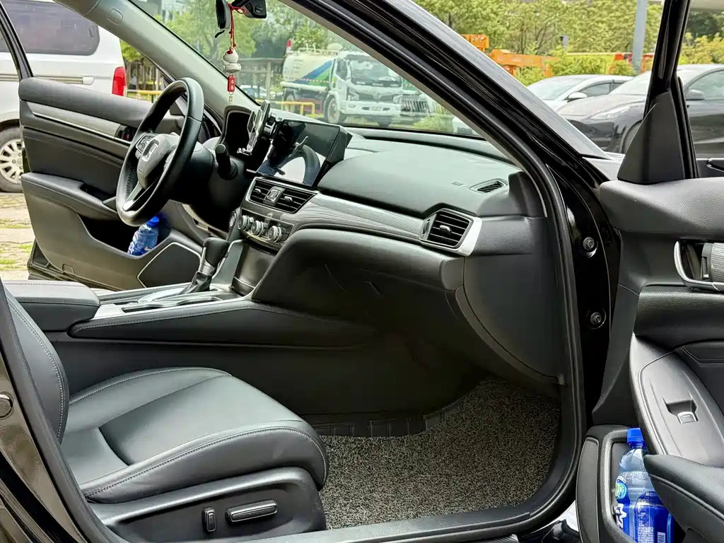 Honda Accord 2022 — фото 12