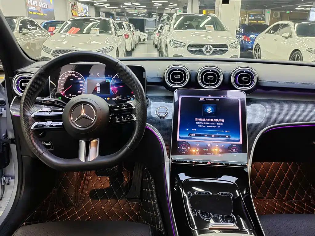 Mercedes-Benz C-Class 2023 — фото 12