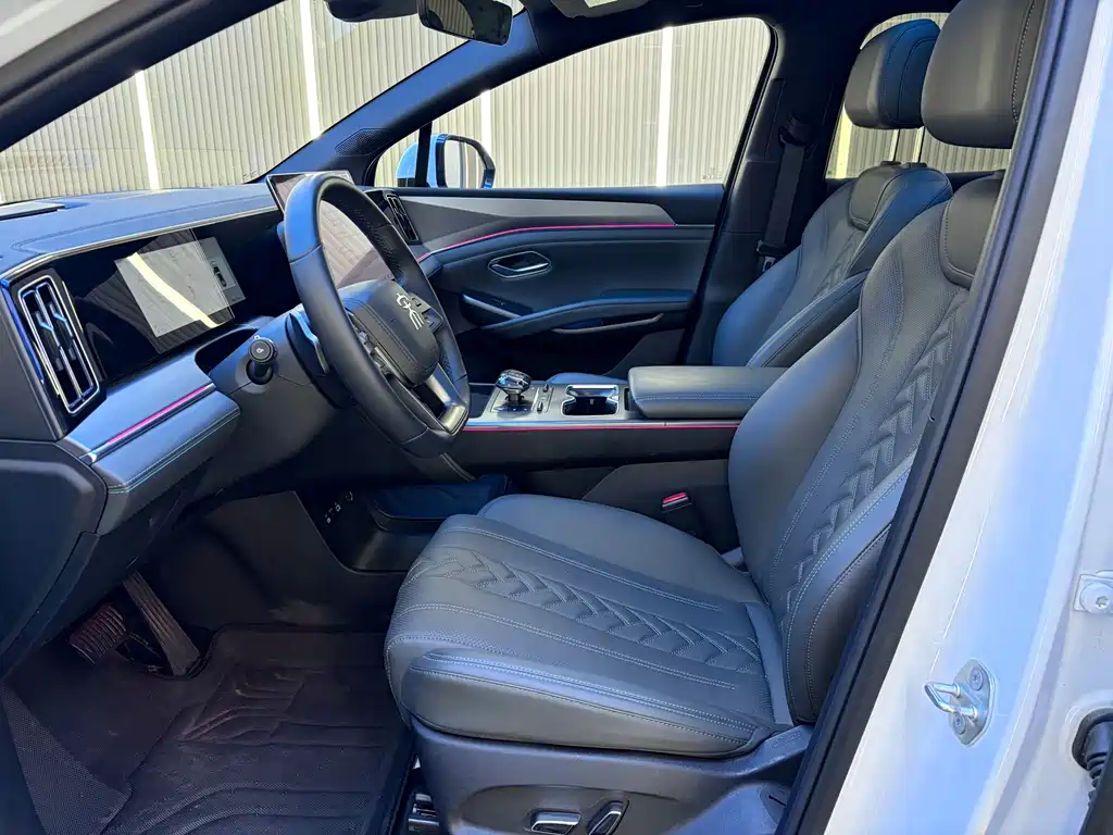 BYD L DM-i 2025 — фото 12