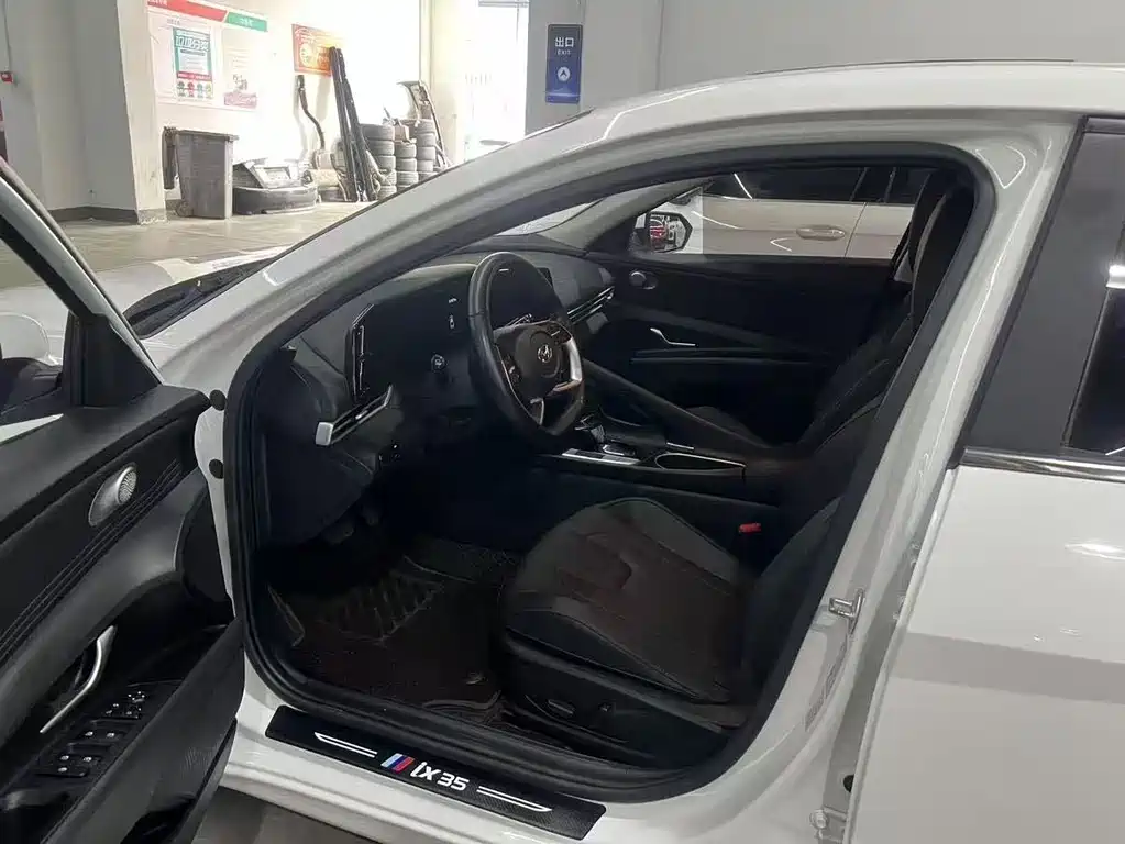 Hyundai Elantra 2022