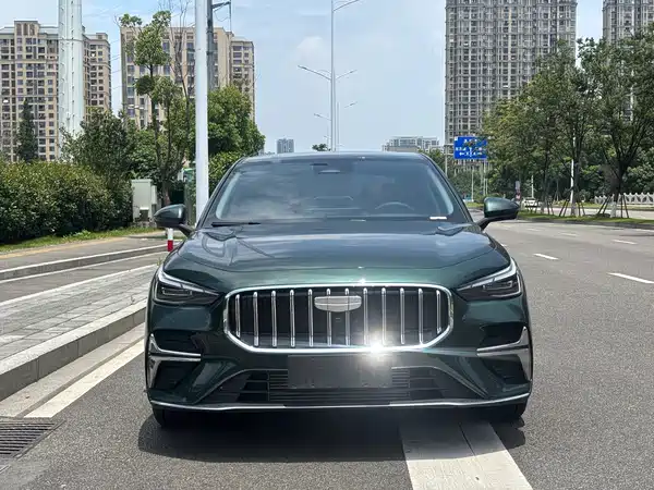 Geely Emgrand 2025