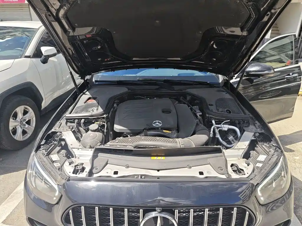 Mercedes-Benz E-Class 2023 — фото 16