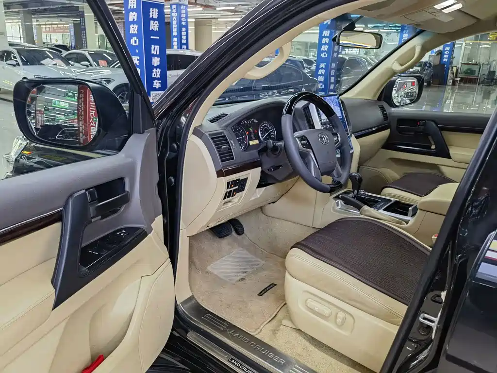 Toyota Land Cruiser 2016 — фото 6