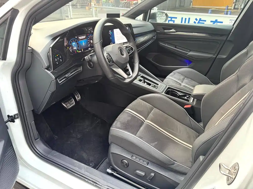 Volkswagen Golf 2024