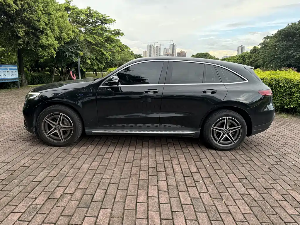 Mercedes-Benz EQC 2020
