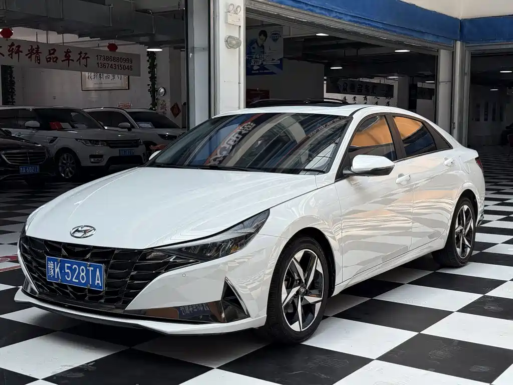 Hyundai Elantra 2023