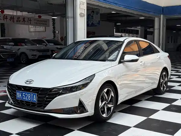 Hyundai Elantra 2023