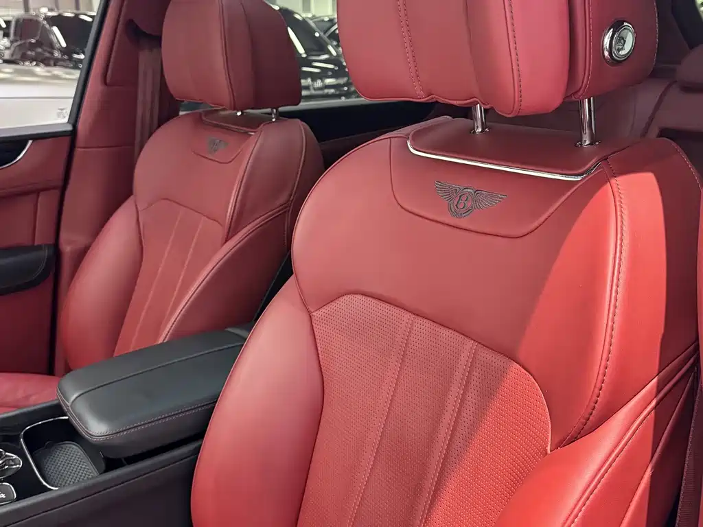 Bentley Bentayga 2019 — фото 15