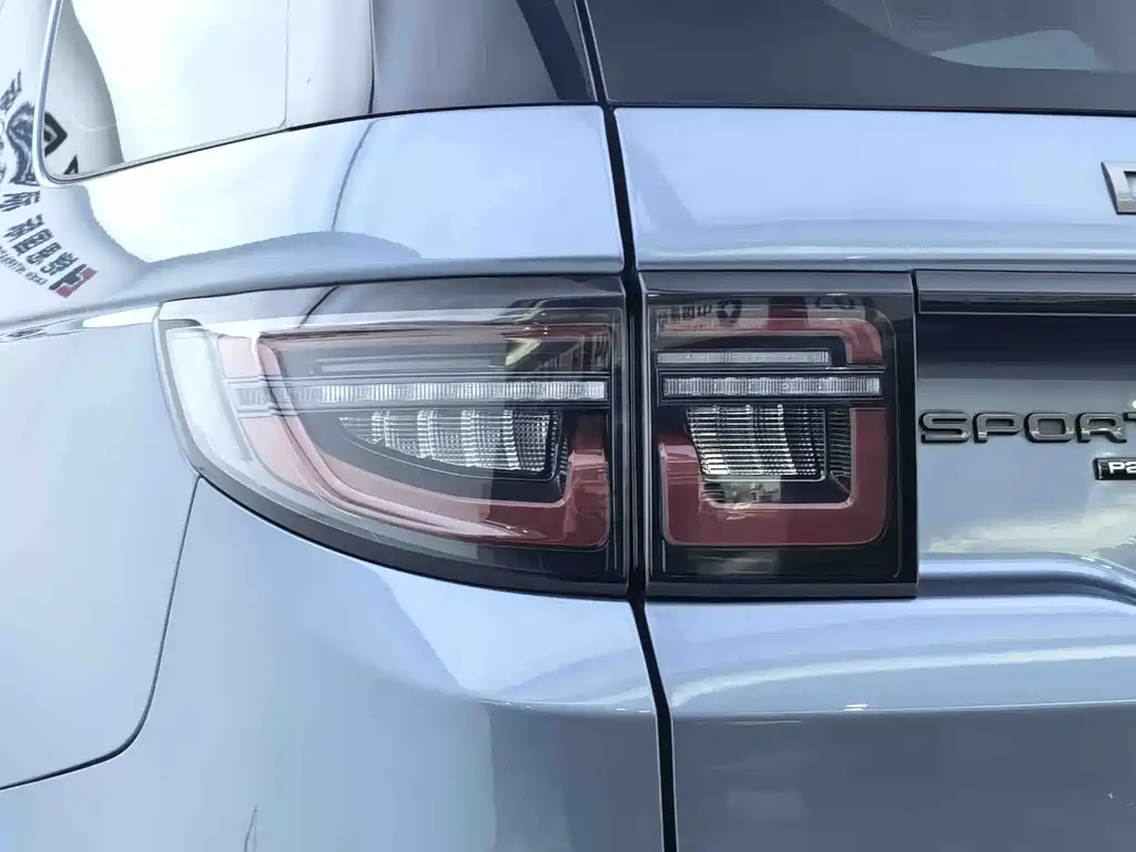 Land Rover Discovery Sport 2023 — фото 31
