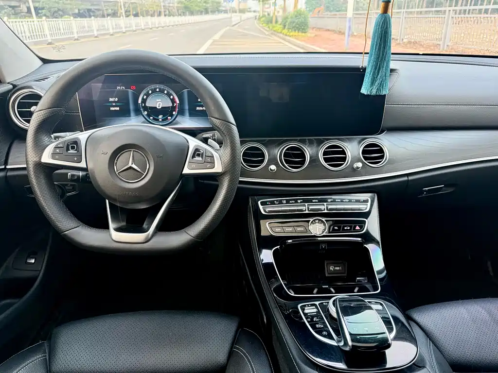 Mercedes-Benz E-Class 2017 — фото 15