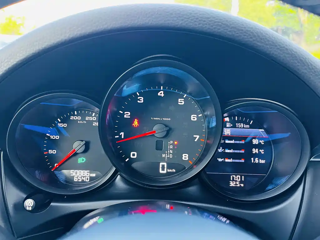 Porsche Macan 2018 — фото 13