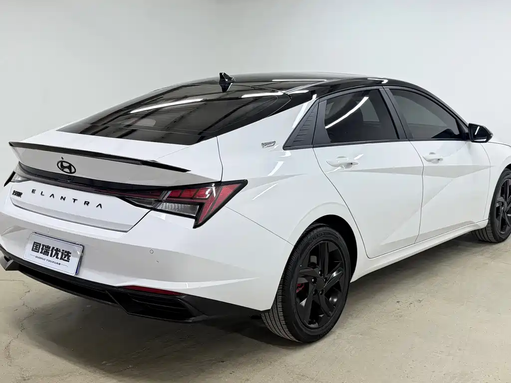 Hyundai Elantra 2022
