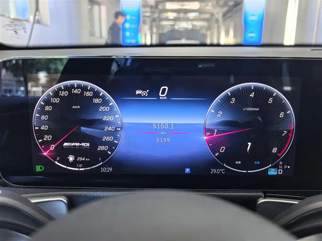 Mercedes-Benz GLB AMG 2025 — фото 4
