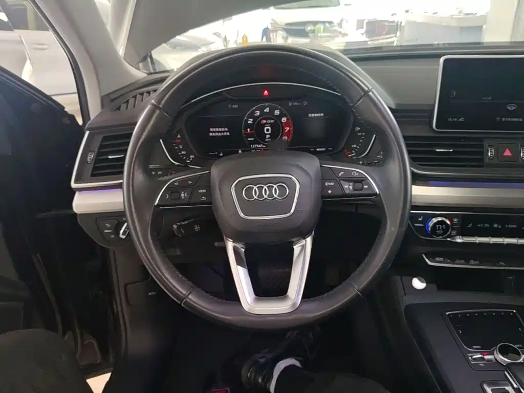 Audi Q5L 2019 — фото 11