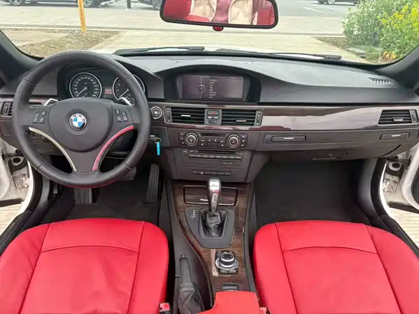 BMW 3 Series 2011