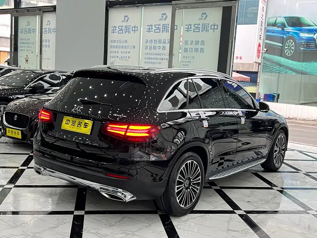 Mercedes-Benz GLC 2018 — фото 17