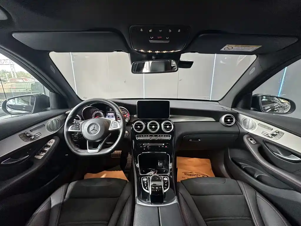 Mercedes-Benz GLC AMG 2018 — фото 9
