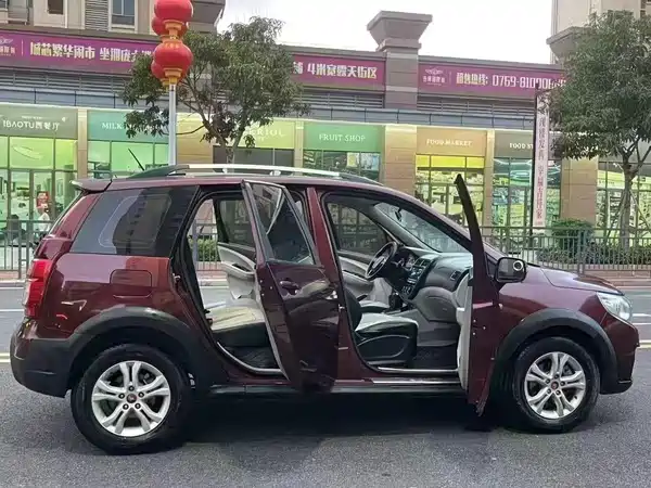 Dongfeng Jingyi XV 2016