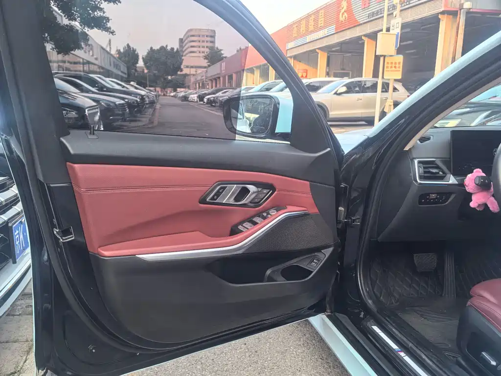 BMW 3 Series 2023 — фото 13