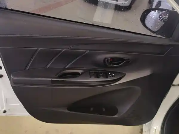 Toyota Yaris L 2020