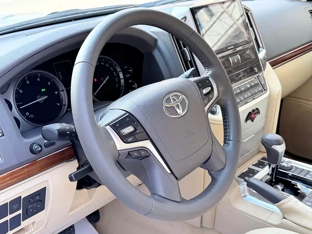 Toyota Land Cruiser 2016 — фото 17