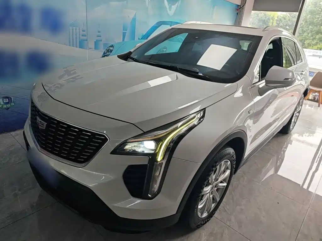 Cadillac XT4 2019 — фото 1