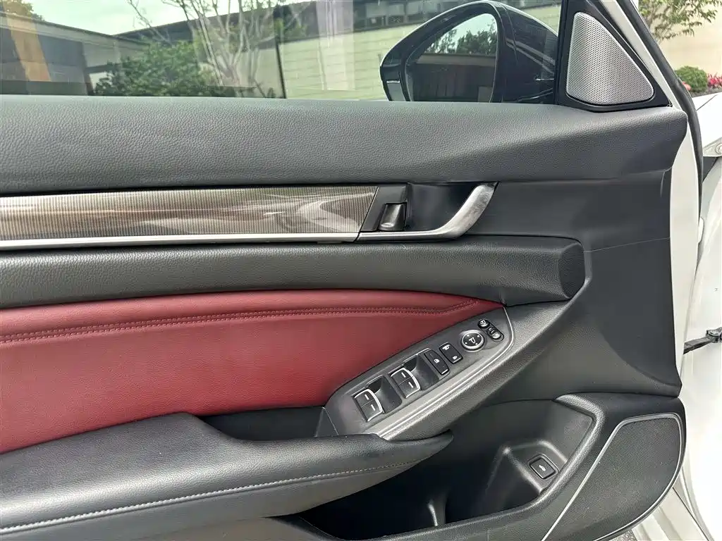 Honda Accord 2022 — фото 17