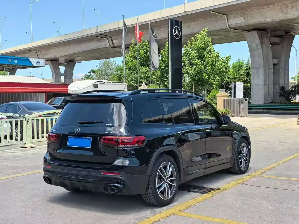 Mercedes-Benz GLB AMG 2024 — фото 3