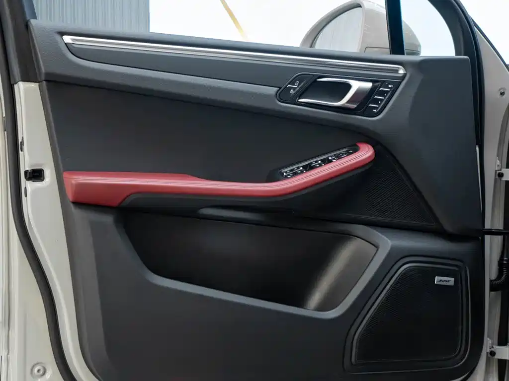 Porsche Macan 2022 — фото 19