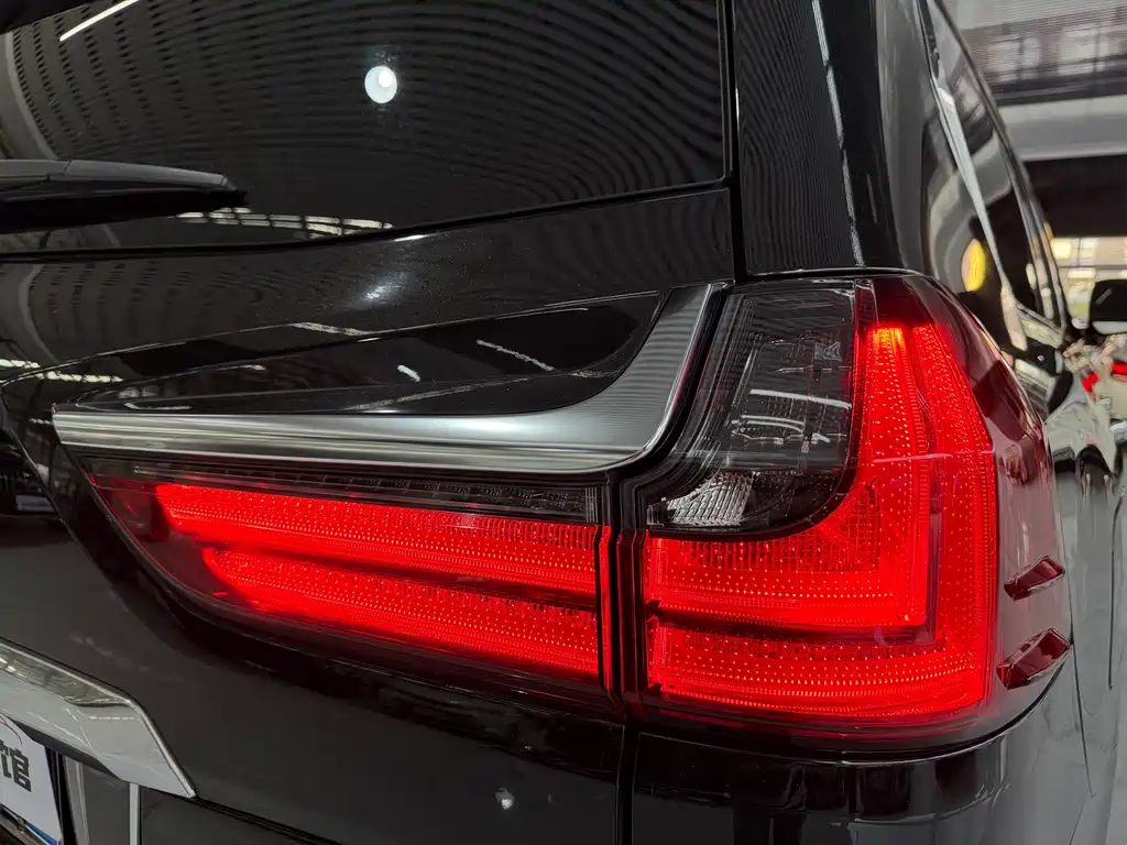 Lexus LX 2020 — фото 11