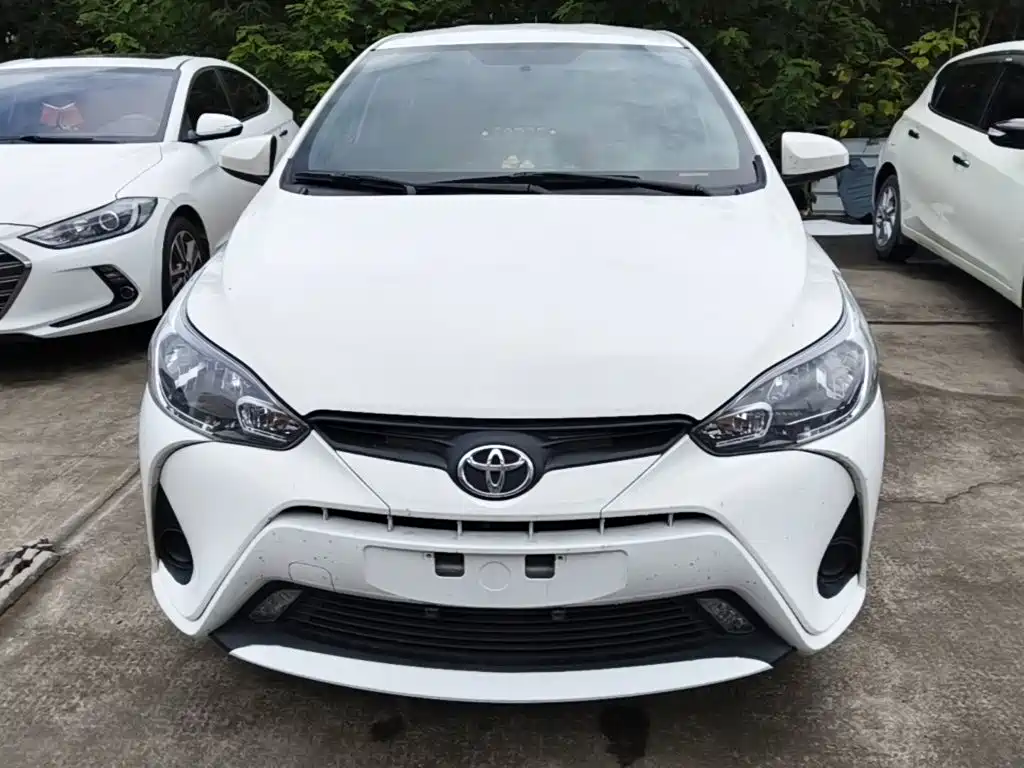 Toyota Yaris L 2021