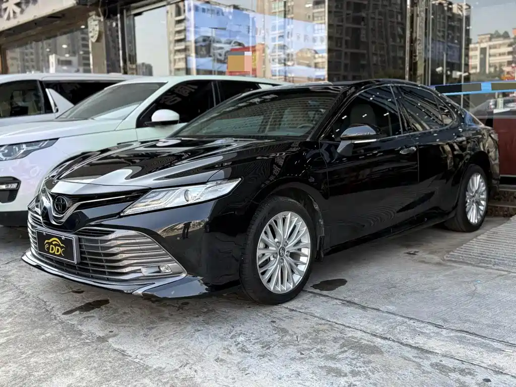 Toyota Camry 2021 — фото 4