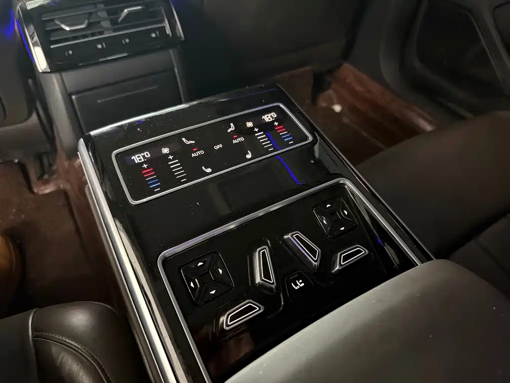 Audi A8 2020 — фото 12