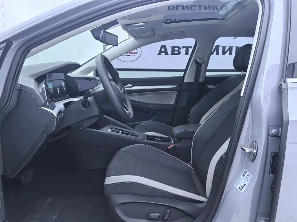 Volkswagen Golf 2024