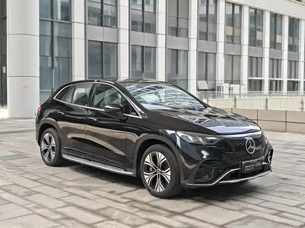 Mercedes-Benz EQE SUV 2025