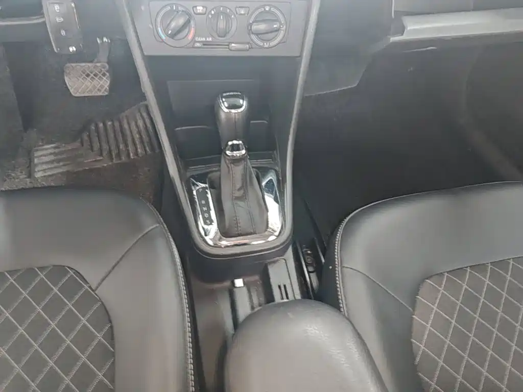 Skoda Rapid 2018 — фото 14