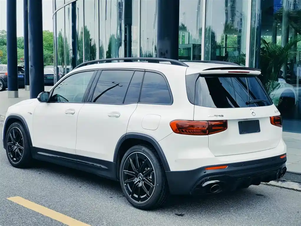 Mercedes-Benz GLB AMG 2025